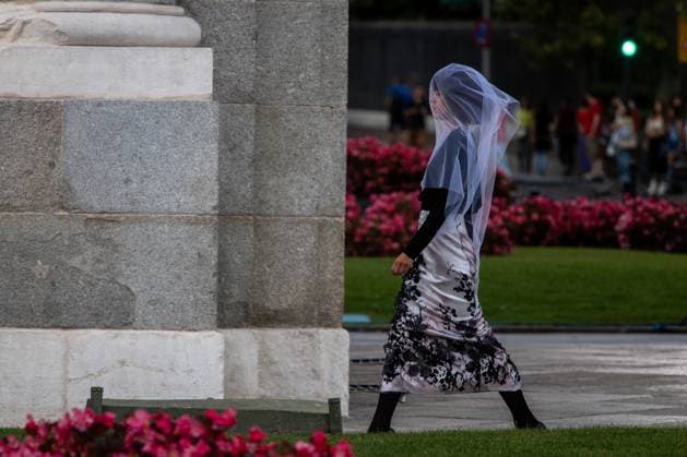 September 7, 2024, Madrid, Spain: A model parades under the Puerta de Alcala during the inauguration of Madrid es Moda. Madrid es Moda opened Madrid Fashion Week with a fashion show at the Puerta de Alcala. The show was organised by Madrid City Council and 50 models showed off the designs of 28 designers. Madrid Spain - ZUMAs197 20240907_aaa_s197_226 Copyright: xDavidxCanalesx
