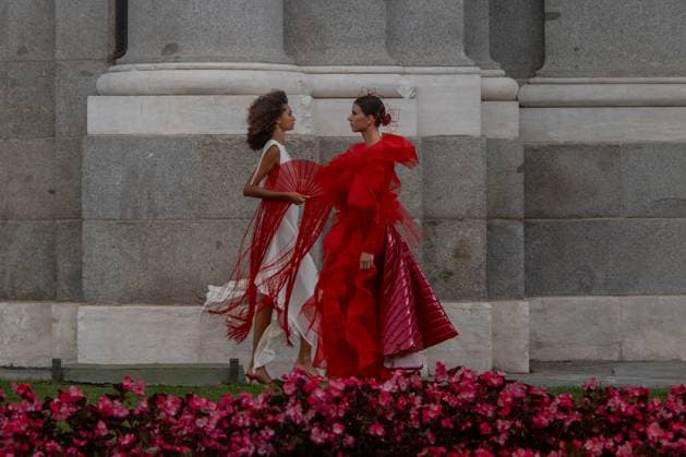 September 7, 2024, Madrid, Spain: A model parades under the Puerta de Alcala during the inauguration of Madrid es Moda. Madrid es Moda opened Madrid Fashion Week with a fashion show at the Puerta de Alcala. The show was organised by Madrid City Council and 50 models showed off the designs of 28 designers. Madrid Spain - ZUMAs197 20240907_aaa_s197_229 Copyright: xDavidxCanalesx