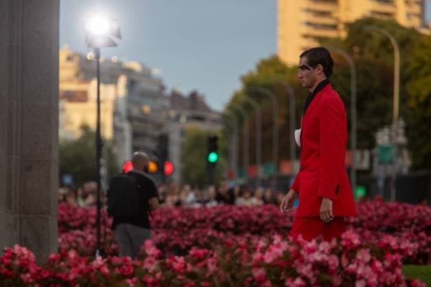 September 7, 2024, Madrid, Spain: A model parades under the Puerta de Alcala during the inauguration of Madrid es Moda. Madrid es Moda opened Madrid Fashion Week with a fashion show at the Puerta de Alcala. The show was organised by Madrid City Council and 50 models showed off the designs of 28 designers. Madrid Spain - ZUMAs197 20240907_aaa_s197_230 Copyright: xDavidxCanalesx