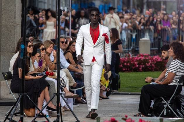 September 7, 2024, Madrid, Spain: A model parades under the Puerta de Alcala during the inauguration of Madrid es Moda. Madrid es Moda opened Madrid Fashion Week with a fashion show at the Puerta de Alcala. The show was organised by Madrid City Council and 50 models showed off the designs of 28 designers. Madrid Spain - ZUMAs197 20240907_aaa_s197_235 Copyright: xDavidxCanalesx