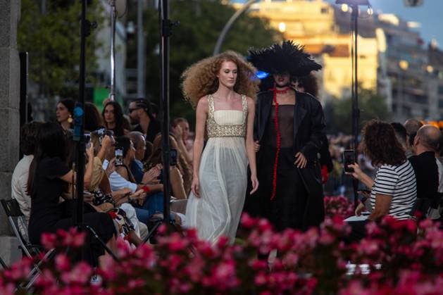 September 7, 2024, Madrid, Spain: A model parades under the Puerta de Alcala during the inauguration of Madrid es Moda. Madrid es Moda opened Madrid Fashion Week with a fashion show at the Puerta de Alcala. The show was organised by Madrid City Council and 50 models showed off the designs of 28 designers. Madrid Spain - ZUMAs197 20240907_aaa_s197_237 Copyright: xDavidxCanalesx