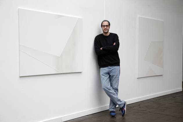Bilder des Jahres 2024, Entertainment 09 September Entertainment Themen der Woche KW37 Entertainment Bilder des Tages RECORD DATE NOT STATED Ausstellung Verein für aktuelle Kunst ** NUR FÜR REDAKTIONELLE ZWECKE ** EDITORIAL USE ONLY **<p>Maler Christoph Breitmar mit seinen Gemälden in der neuen Ausstellung beim Verein für aktuelle Kunst in Oberhausen am Montag, den 9. September 2024 Deutschland NRW Oberhausen Copyright: KerstinxBögeholz