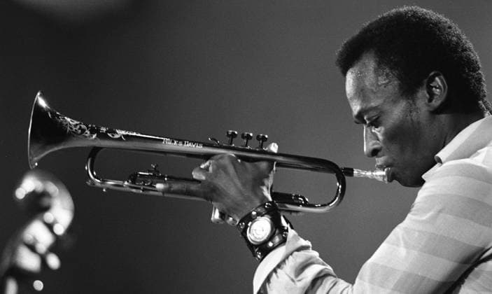Miles Davis plays on the congress hall stage in Folkets hus in Stockholm Trumpeter Profiler persons MILES DAVIS sites STOCKHOLM SWEDEN sp sw x5600x  Copyright: xBERTILxS-SONxABERGxBAx MILES DAVIS IN STOCKHOLM