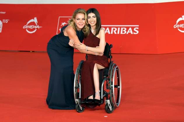 Bilder des Jahres 2024, Entertainment 10 Oktober Entertainment Themen der Woche KW42 Entertainment Bilder des Tages Claudia Gerini und Sara Ciafardoni bei der Premiere des Kinofilms U.S. Palmese auf dem 19. Internationalen Filmfestival von Rom Festa del Cinema di Roma 2024 im Auditorium Parco della Musica. Rom, 17.10.2024