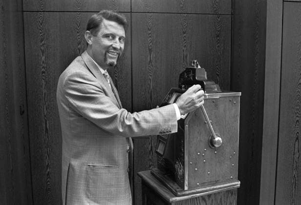 Deutschland, Luebbecke, 24.05.1994 Archiv.: 47-60-22 Fuer Ihr Archiv! Foto: Paul Gauselmann, Vorstandsvorsitzender der Gauselmann AG Fuer Ihr Archiv!