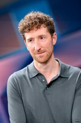 Moderator Louis Klamroth in der ARD-Talkshow hart aber fair in den WDR-Studios Köln. Köln, 21.10.2024 NRW Deutschland Copyright: xChristophxHardtx