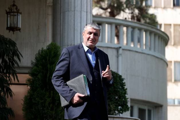 October 30, 2024, Tehran, Iran: The head of Iran s Atomic Energy Department (AEOI), MOHAMMAD ESLAMI, leaves after a government meeting in Tehran. Tehran Iran - ZUMAi98_ 20241030_zih_i98_009 Copyright: xIranianxPresidencyx