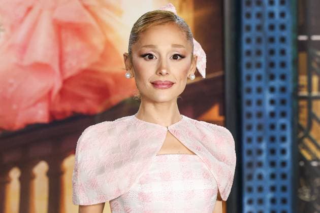 Los Angeles Premiere Of Universal Pictures Wicked LOS ANGELES, CALIFORNIA, USA - NOVEMBER 09: Ariana Grande Butera wearing custom Thom Browne arrives at the Los Angeles Premiere Of Universal Pictures Wicked held at the Dorothy Chandler Pavilion at The Music Center on November 9, 2024 in Los Angeles, California, United States., Credit:Xavier Collin Avalon United States, California, Los Angeles, Dorothy Chandler Pavilion at The Music Center  Copyright: xXavierxCollinx xAvalonx 0932678182