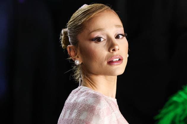 Los Angeles Premiere Of Universal Pictures Wicked LOS ANGELES, CALIFORNIA, USA - NOVEMBER 09: Ariana Grande Butera wearing custom Thom Browne arrives at the Los Angeles Premiere Of Universal Pictures Wicked held at the Dorothy Chandler Pavilion at The Music Center on November 9, 2024 in Los Angeles, California, United States., Credit:Xavier Collin Avalon United States, California, Los Angeles, Dorothy Chandler Pavilion at The Music Center  Copyright: xXavierxCollinx xAvalonx 0932678990
