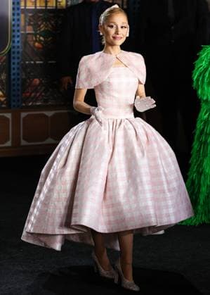 Los Angeles Premiere Of Universal Pictures Wicked LOS ANGELES, CALIFORNIA, USA - NOVEMBER 09: Ariana Grande Butera wearing custom Thom Browne arrives at the Los Angeles Premiere Of Universal Pictures Wicked held at the Dorothy Chandler Pavilion at The Music Center on November 9, 2024 in Los Angeles, California, United States., Credit:Xavier Collin Avalon United States, California, Los Angeles, Dorothy Chandler Pavilion at The Music Center  Copyright: xXavierxCollinx xAvalonx 0932679027
