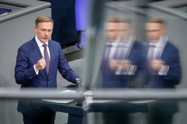 News Bilder des Tages Deutscher Bundestag, 199. Plenarsitzung Christian Lindner im Portrait bei seiner Rede zur Regierungserklaerung zur aktuellen Lage des Bundeskanzlers bei der 199. Sitzung des Deutschen Bundestag in Berlin, 13.11.2024 Berlin Berlin Deutschland