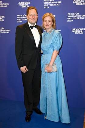 Georg Friedrich Prinz von Preußen mit Ehefrau Sophie Prinzessin von Preußen bei der 23. Verleihung des Preises für Verständigung und Toleranz 2024 im Glashof des Jüdischen Museums. Berlin, 16.11.2024