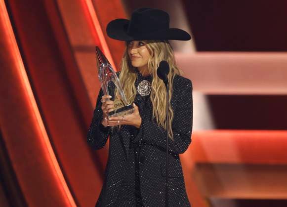 Lainey Wilson accepts the award for Female Vocalist of the Year during the 58th Annual CMA Awards in Nashville, Tennessee, on Wednesday, November 20, 2024.  NAS20241120426 JOHNxANGELILLO