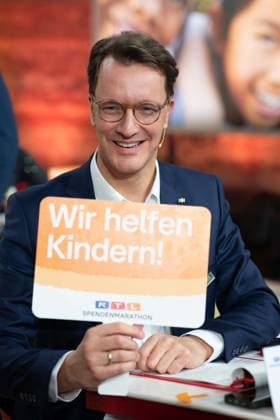 Entertainment Bilder des Tages Hendrik WUEST, Wüst, CDU, Ministerpraesident des Landes Nordrhein-Westfalen, 29. RTL Spendenmarathon Wir helfen Kindern , Fernsehen, 21.-22.11.2024 in Huerth, Deutschland,