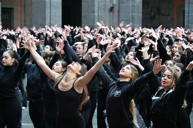 Bilder des Jahres 2024, News 11 November News Bilder des Tages Foto IPP Felice De Martino Napoli 25 11 2024 Palazzo Reale flash mob dal titolo Mai piu in occasione della Giornata per l eliminazione della violenza contro le donne promosso dalla Regione Campania Italy Photo Press World Copyright