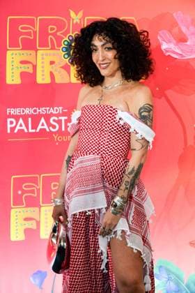Entertainment Themen der Woche KW48 Bilder des Jahres 2024, Entertainment 11 November Jouana Samia bei der Premiere der Young Show Frida & Frida im Friedrichstadt-Palast. Berlin, 27.11.2024