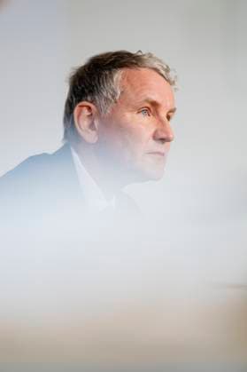 LANDESPRESSEKONFERENZ THÜRINGEN 04 12 2024 - Erfurt: Der Vorsitzende der AfD-Fraktion im Thüringer Landtag, Björn Höcke (AfD), in der Landespressekonferenz im Thüringer Landtag am 4. Dezember 2024. _________________
