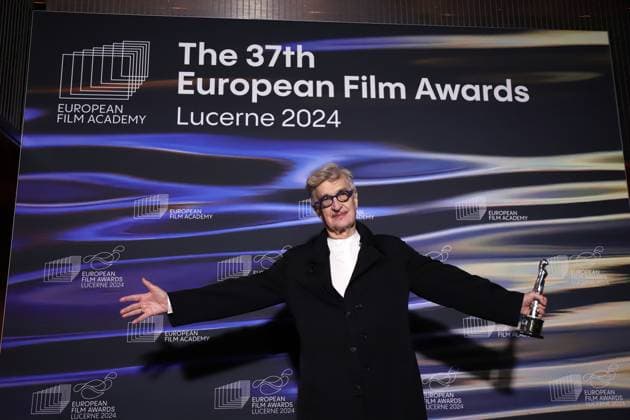 Bilder des Jahres 2024, Entertainment 12 Dezember Entertainment Themen der Woche KW49 Entertainment Bilder des Tages Aufnahme vom 7. Dezember 2024 European Film Awards 2024 im Kultur- und Kongresszentrum Luzern (KKL Luzern) in Luzern, Schweiz. Wim Wenders Europäischer Lebenswerkpreis.