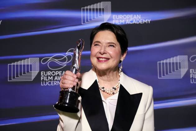 Bilder des Jahres 2024, Entertainment 12 Dezember Entertainment Themen der Woche KW49 Entertainment Bilder des Tages Aufnahme vom 7. Dezember 2024 European Film Awards 2024 im Kultur- und Kongresszentrum Luzern (KKL Luzern) in Luzern, Schweiz. Isabella Rossellini Europäische Auszeichnung für das Lebenswerk im Weltkino.