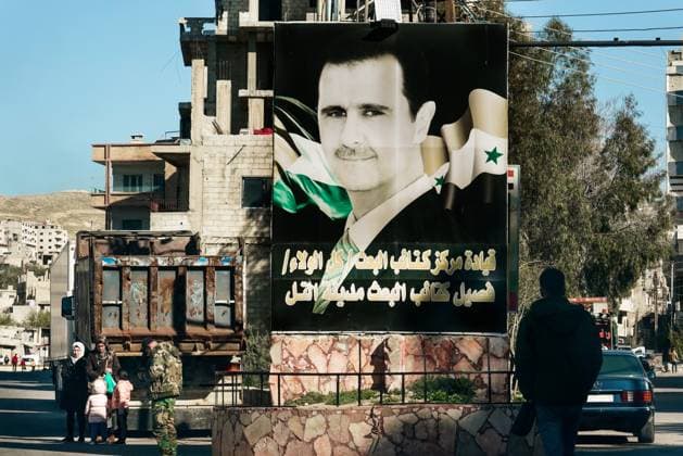Großplakate mit dem Konterfei des Präsidenten Baschar al-Assad, Straße nach Damaskus, Syrien