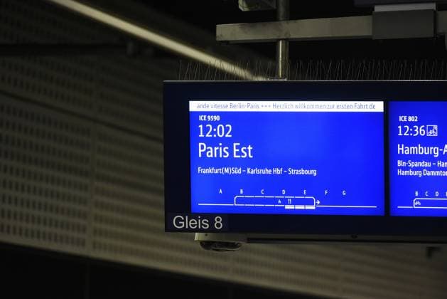 Vom Berliner Hauptbahnhof startete heute um 12:02 Uhr der erste ICE mit einer Direktverbindung nach Paris. Erste ICE-Verbindung nach Paris