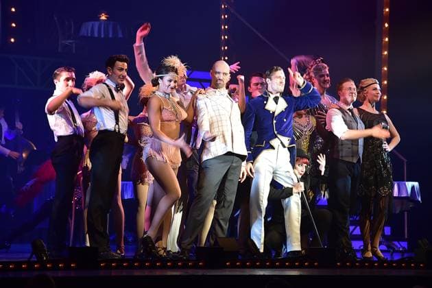 Bilder des Jahres 2024, Entertainment 12 Dezember Entertainment Bilder des Tages Berlin Premiere MUSICAL BERLIN BERLIN Musical Darsteller auf der Buehne...ãBerlin BerlinÒ-Musical Premiere, im Admiralspalast in Berlin am 18.12.2024