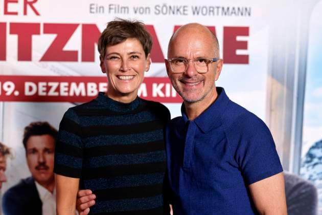 Entertainment Themen der Woche KW51 Bilder des Jahres 2024, Entertainment 12 Dezember Entertainment Bilder des Tages Schauspieler Christoph Maria Herbst mit seiner Ehefrau Gisi Herbst beim Family & Friends Screening von Der Spitzname im Cinedom. Köln, 18.12.2024 NRW Deutschland Copyright: xChristophxHardtx