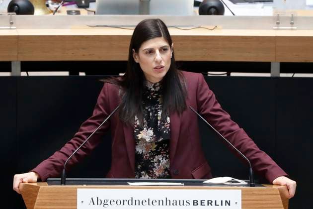 Derya Caglar, SPD, Rede in der 75. Plenarsitzung Berliner Abgeordnetenhaus, Landesparlament, Berlin, Berlin Deutschland, Germany