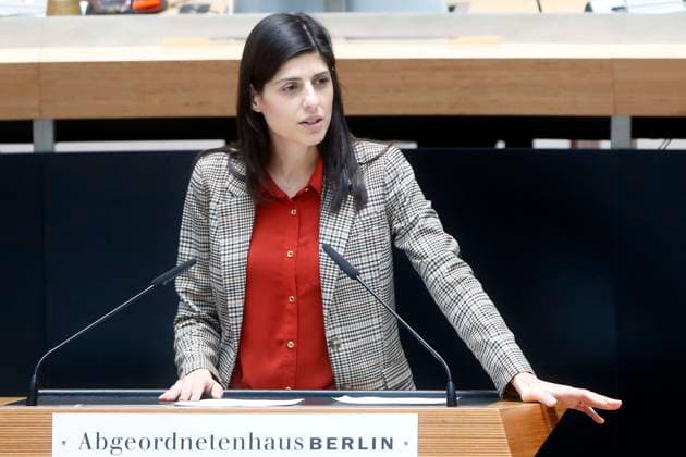 Derya Caglar, SPD, Rede in der 38. Plenarsitzung Berliner Abgeordnetenhaus, Landesparlament, Berlin, Berlin Deutschland, Germany