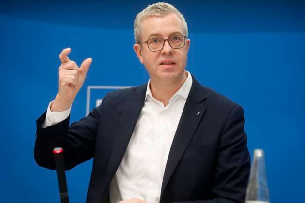 14.01.2025, Stefan Evers, Senator für Finanzen, in der Senatspressekonferenz im Rorten Rathaus in Berlin nach der Sitzung des Berliner Senat, Thema: Investitionsplanung 2024-2028 im Land Berlin, Berlin DEUtschland