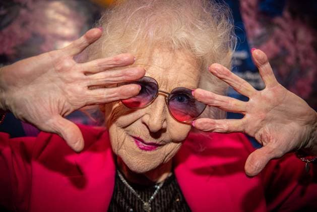 Bilder des Jahres 2025, Entertainment 01 Januar Entertainment Themen der Woche KW03 Entertainment Bilder des Tages 15.1.2025 xesx Frankfurt, Kino Harmonie VIKA Filmisches Porträt der mit 84 Jahren ältesten D-Jane Polens - Virginia Vika Szmydt Bld zeigt Virginia Vika Szmydt
