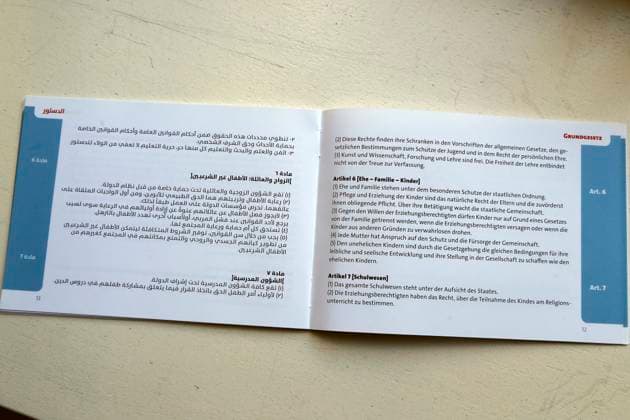 Grundgesetz der Bundesrepublik Deutschland auf Arabisch, eine Publikation der SPD, Berlin Deutschland, Germany