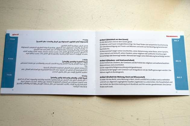 Grundgesetz der Bundesrepublik Deutschland auf Arabisch, eine Publikation der SPD, Berlin Deutschland, Germany