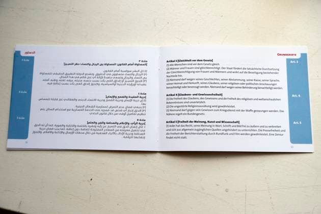 Grundgesetz der Bundesrepublik Deutschland auf Arabisch, eine Publikation der SPD, Berlin Deutschland, Germany