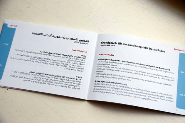 Grundgesetz der Bundesrepublik Deutschland auf Arabisch, eine Publikation der SPD, Berlin Deutschland, Germany