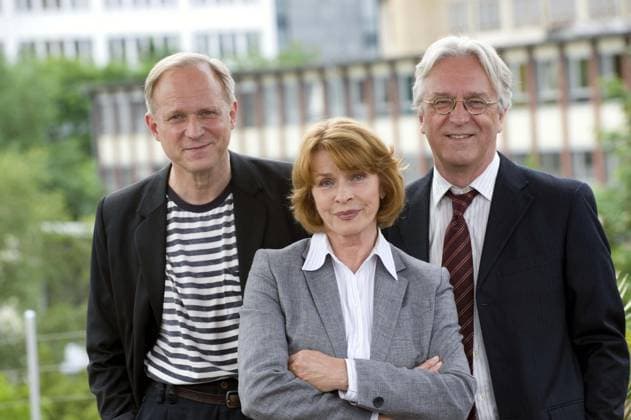 Ulrich Tukur, Senta Berger und Gerd Anthoff (l-r) Settermin fuer die ZDF-Produktion Unter Verdacht - Angstgegner (AT Muenchen 14.06.2010 Foto: Goerlich Bayern Deutschland