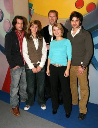 Mars Saibert, Kathleen Fiedler, Christopher Posch, Olivia Klemke und Milos Vukovic beim Fototermin zu RTL-Staatsanwalt Posch meets Unter Uns in Koeln am 90.11.07. Die Unter Uns Folgen mit ChristopherPosch werden von RTL voraussichtlich am 17.,22. und 23. Januar 2008, jeweils um 17:30 Uhr, ausgestrahlt. Photo: Siewert Nordrhein-Westfalen Germany