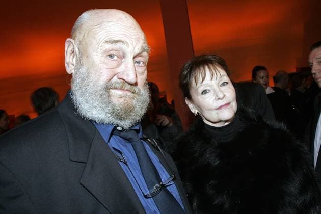 Rolf Hoppe und Angelika Domroese, Schauspieler und Preistrager fuer ihre Verdienste um den deutschen Film, bei der achten Preisverleihung der DEFA-Stiftung im Berliner Kino Babylon zum zehnjaehrigen Bestehen der Stiftung, Berlin Germany