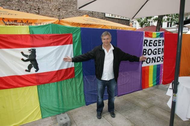 Klaus Wowereit, Regierender Buergermeister von Berlin auf dem 18. Lesbisch - Schwules Stadtfest Berlin - Nollendorfplatz am 12.06.2010 Germany, Deutschland