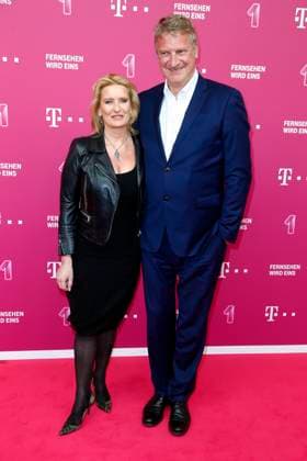 Claudia Kleinert, Wetterfee, und Michael Souvignier bei der Telekom Entertain TV Night in Berlin, Roter Teppich, Berlin Deutschland, Germany