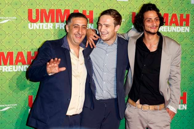 Kida Khodr Ramadan, Frederick Lau und Burak Yigit bei der Filmpremiere von UMMAH - Unter Freunden- im Kino Delphi in Berlin, Berlin Deutschland, Germany