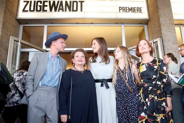 Robert Stadlober, Swetlana Schoenfeld, Alexandra Maria Lara, Hauptdarstellerin, Barbara Schnitzler, zur Filmpremiere von - und der Zukunft zugewandt - in Berlin, Kino International, Berlin Deutschland, Germany