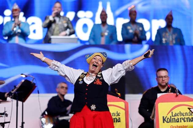 Bilder des Jahres 2025, Entertainment 01 Januar Entertainment Themen der Woche KW04 Entertainment Bilder des Tages Sängerin Marita Köllner ohne Haarteil bei der Lachenden Kölnarena 2025 in der Lanxess Arena. Köln, 24.01.2025 NRW Deutschland Copyright: xChristophxHardtx
