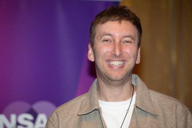 FREHTORGE (Torge OELRICH), Hauptdarsteller, ZDF, Zweites Deutsches Fernsehen, Roter Teppich, Red Carpet Show, Ankunft, arrival, Filmpremiere EINSAME HERZEN - DAS LOVECAMP, am 06.02.2025 im Cinenova-Kino in Koeln.