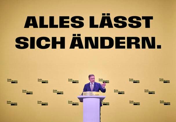 Bilder des Jahres 2025, News 02 Februar News Themen der Woche KW06 FDP-Sonderparteitag - Christian Lindner EUR, DEU,Deutschland,Potsdam, 09.02.2025: Motto der FDP im Bundestagswahlkampf ALLES LÄSST SICH ÄNDERN . Auf dem Bundesparteitag in Babelsberg beschließt die FDP eine Wirtschafts- und Migrationswende. Mit einem Richtungswechsel für Deutschland zieht die FDP in den Bundestagswahlkampf 2025.