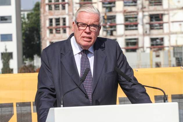 Prof. Dr.Klaus-Michael Kühne Kuehne Unternehmer Bauherr bei der Grundsteinlegung zum Hotel Neubau The Fontenay auf der Baustelle am Donnerstag 14.August 2014 in Hamburg HH Deutschland