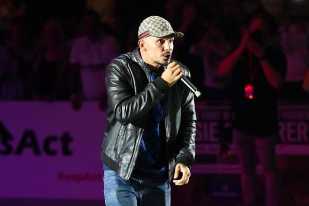 Capital Bra auch Capital oder Joker Bra genannt, Vladislav Balovatsky ist ein Berliner Rapper mit russischen und ukrainischen Wurzeln performs during the Kiss Cup at Max-Schmelling-Halle in Berlin, Germany, 09 October 2019. Berlin Deutschland Germany