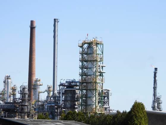 Archivbilder - Juni 2022 PCK Raffinerie Schwedt - Der Bund entzieht dem russischen Staatskonzern Rosneft die Beteiligung 17.09.2022 Schwedt Brandenburg Rosneft will sich mit rechtlichen Schritten gegen die Maßnahme wehren Der Bund hat dem russischen Staatskonzern Rosneft die Beteiligung an der Raffinerie PCK in Schwedt (Nahe der Grenze zu Polen) entzogen und unter die Aufsicht der Treuhandverwaltung der Bundesnetzagentur gestellt. Rosneft hat angkündigt sich gegen die Maßnahme rechtlich zu wehren MV Deutschland