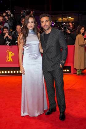 Elyas M Barek und seine Frau Jessica zu Gast auf dem roten Teppich bei der Eroeffung der 73.Internationale Filmfestspiele Berlin - Berlinale mit dem Film Weltpremiere She Came to Me im Berlinale Palast am Donnerstag 16.Februar 2023 in Berlin Berlin Deutschland