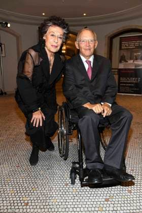Lea Rosh, Wolfgang Schaeuble bei der Verleihung vom Preis fuer Zivilcourage gegen Rechtsradikalismus, Antisemitismus und Rassismus im Hotel Adlon-Kempenski am 28.10.2019 in Berlin. Berlin Deutschland Germany